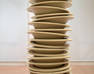 Robert Therrien, No Title (Stacked Plates)